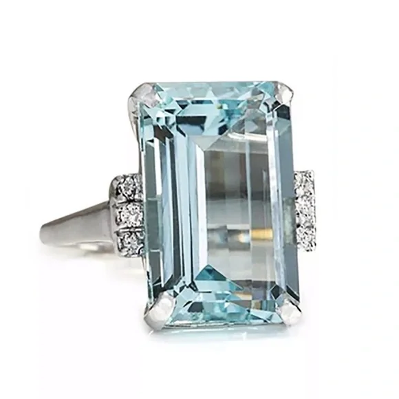 Sterling Silver Aquamarine Ring - Picture 3 of 4